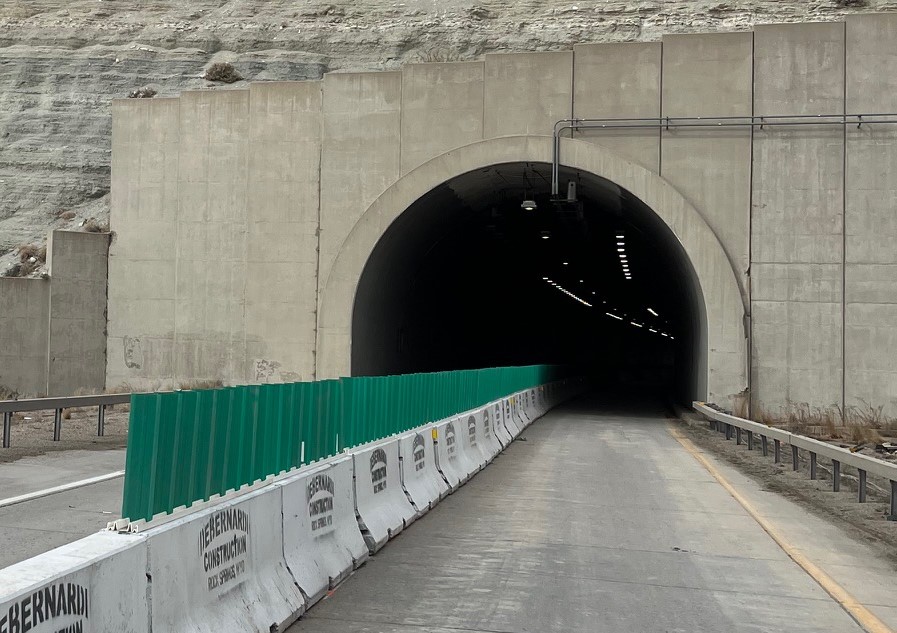 I-80 green river tunnel glare screens (1).jpg